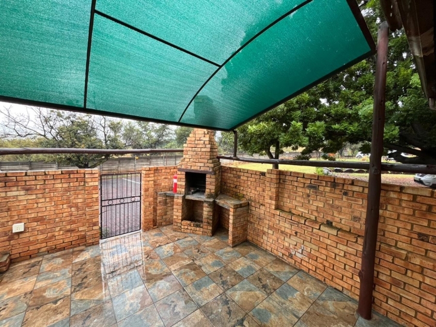 3 Bedroom Property for Sale in Safari Gardens North West